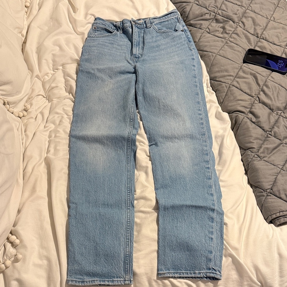 Signature by Levi Strauss Women's Light Blue Straight Leg Jeans